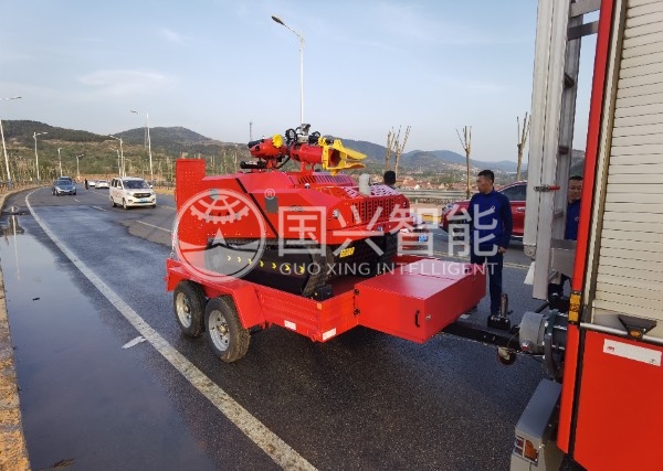 栖霞消防救援大队燃油灭火机器人交付培训完成