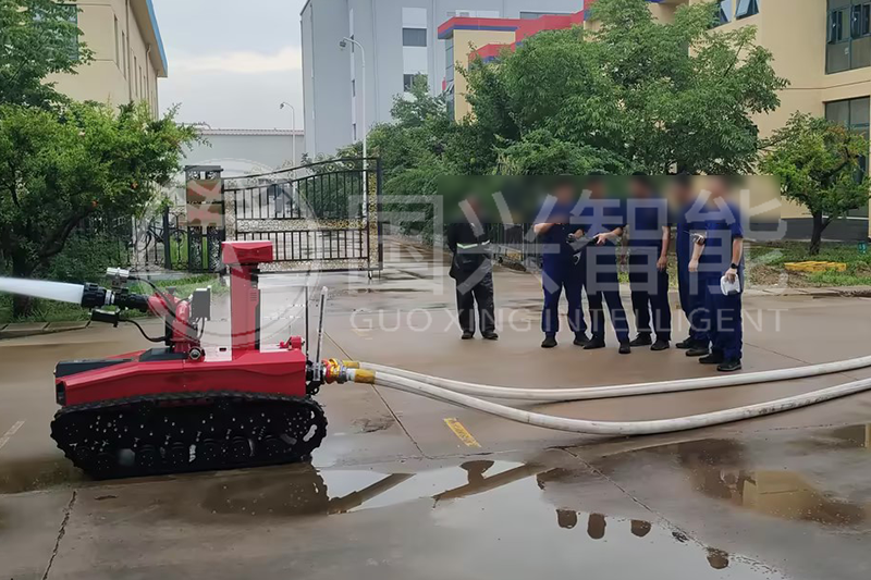 某lng接收站消防队防爆侦检机器人验收完成